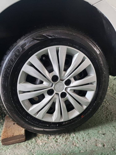 Imagem 4 de 9 de Volkswagen Voyage 1.6 Msi Totalflex Comfortline 4p I-motion
