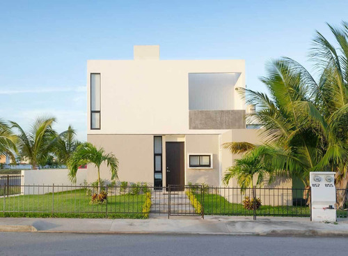 Casa En Preventa De 2 Recámaras En Real Montejo, Amaral Iris