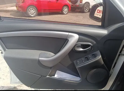 Renault Logan 1.6 Dynamique Fii