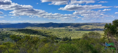 17 Has En Plena Sierra De Carape, Monte Nativo Y Vistas Privilegiadas