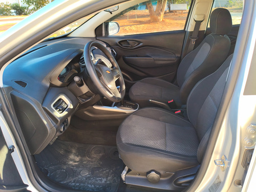 Chevrolet Onix 1.4 Advantage Aut. 5p