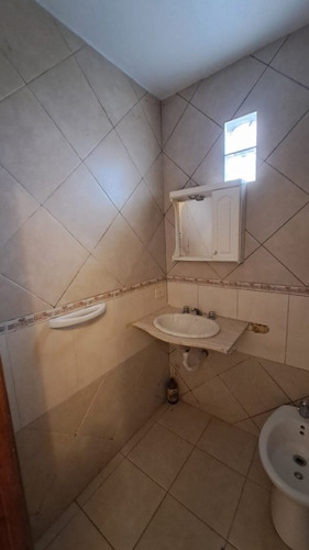 Casa Con Departamento En Venta En Ezpeleta Oeste