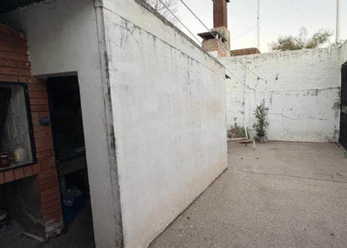 Casa En Venta - 2 Dormitorios 1 Baño - Pergamino