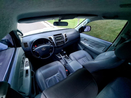 Toyota Hilux 3.0 Tdi C/d 4x4 Srv At Cuero (163cv) (l09) 2011
