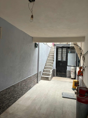 Excelente Casa Con 4 Departamentos