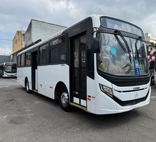 Caio Apache Ano 2021/22 Mercedes,1519 Com 38 Lugares
