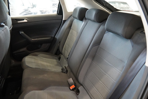 Volkswagen Nivus 1.0 200 TSI TOTAL FLEX COMFORTLINE AUTOMÁTICO