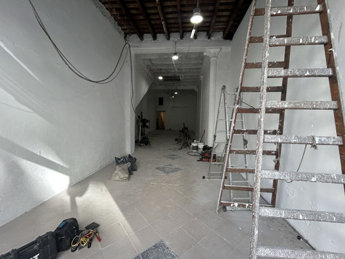 Alquiler Local Comercial 200 Mts 2 En 18 De Julio Cordón.