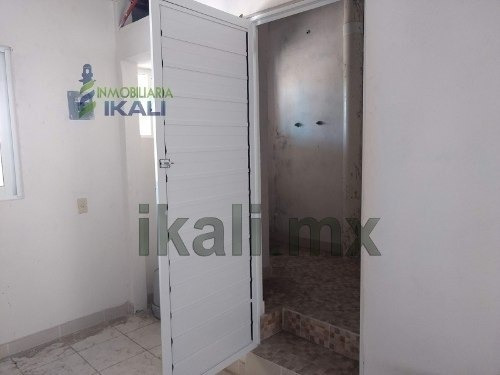 Imagen 16 de 22 de Renta Bodega Colonia La Calzada Tuxpan Veracruz. Ubicada En Boulevard A La Barra Norte # 224, En La Colonia La Calzada En El Municipio De Tuxpan Veracruz, La Bodega Cuenta Con Una Superficie De 400 M