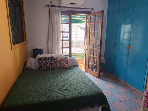 Casa 3 Ambientes Venta Flores Con Cochera