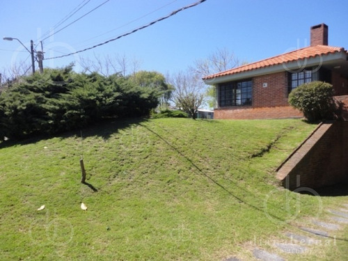 Imagen 28 de 30 de Punta Del Este, Chalet Con Gran Capacidad.- Ref: 655