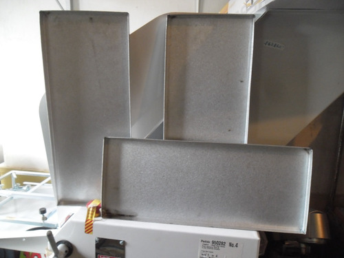 Imagen 7 de 8 de Bandeja Para Medio Metro De Pizza 50x20x3 Cms Aluminizado 05