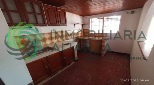 Casa En Venta En Centro. Cod V61718