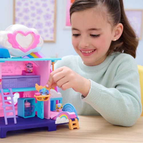 Guardería Hatchimals Alive, 4 Mini Figuras, 13 Accesorios