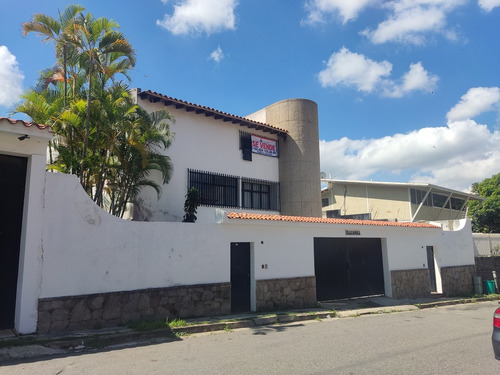 Venta De Casa Quinta En Colinas De Santa Mónica