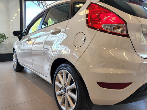 Imagen 5 de 15 de Ford Fiesta Kinetic 1.6 Se
