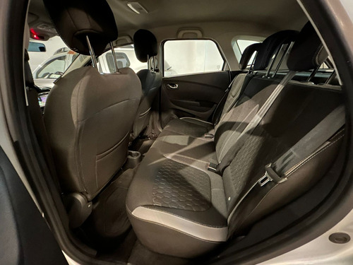 Imagen 18 de 25 de Renault Captur Zen 2.0 Mt 2018