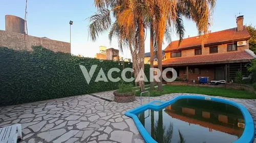 Venta De Casa 4 Ambientes Castelar Norte