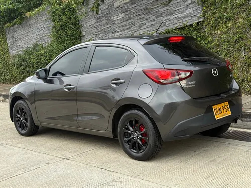 Mazda 2 1.6 touring automatico