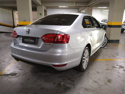 Volkswagen Jetta 2.0 Tsi Highline 211cv Gasolina 4p