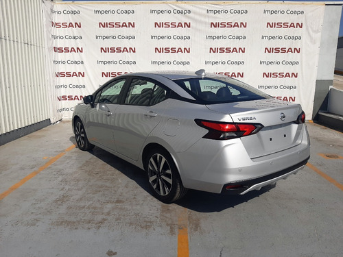 Nissan Versa Platinum Cvt