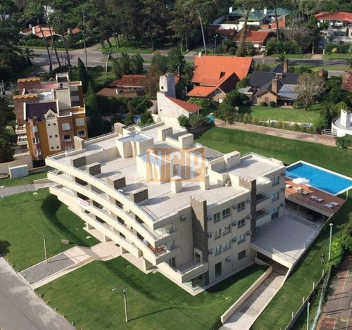 Imagen 15 de 25 de Hermoso Edificio