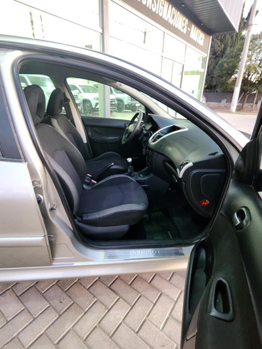 Peugeot 207 2.0 Sedan Xt Hdi