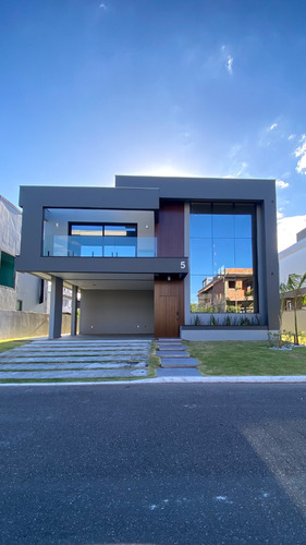 Direto Com Proprietário - Casa De Alto Padrão Cond. Fechado 4 Quartos, 5 Banheiros.