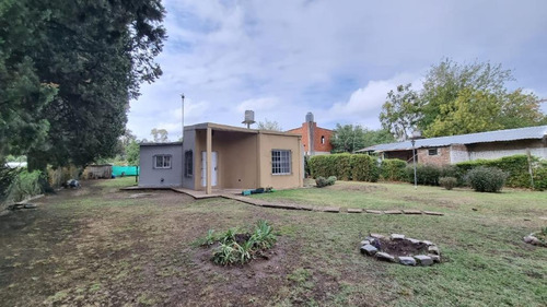 Casa En Venta En La Localidad De Del Viso, Barrio William Morris, Sobre Calle Santa Julia