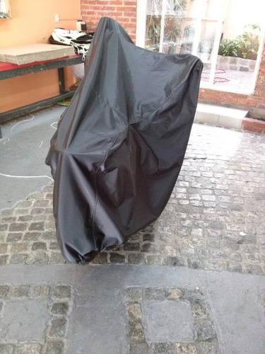 Imagen 4 de 4 de Cubre Motos En Pvc Con Base De Felpa Talle Grande -carfun-