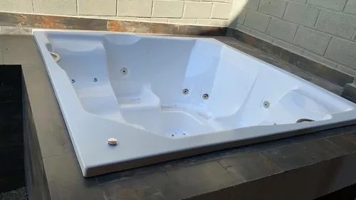 Spa tipo jacuzzi completa com aquecedor e cromoterapia 2.40x2.20