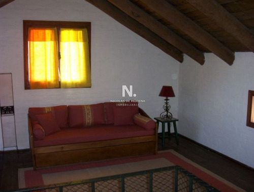 Casa En Pinares Con Vista Parcial Al Mar- Ref: 3807