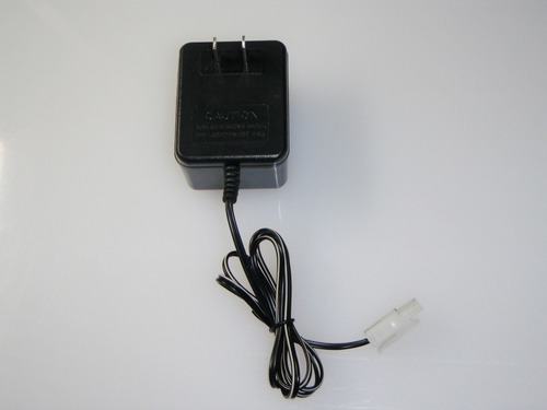 Cargador Fenghui Para Batería 9.6 V - 250 Ma Mod. Fh 2210572 (Usado)
