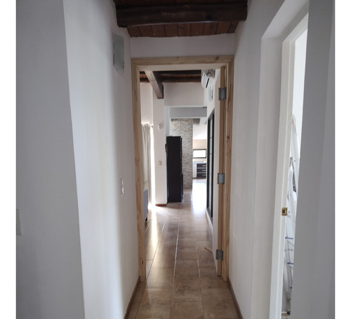 Chacras De Coria, Hermosa Y Cálida Casa En Barrio Las Catalpas.