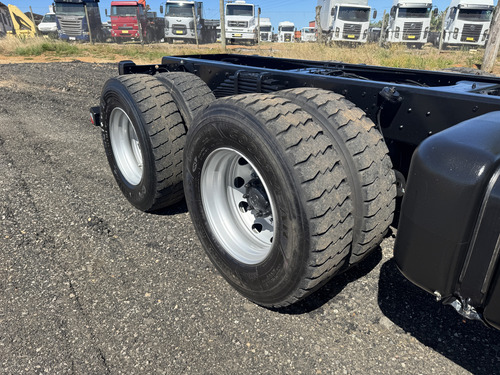 Volkswagen Vw 31280 Traçado 6x4 Com Apenas 25 Mil Km