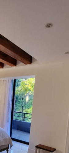 Vendo Espectacular Town House Con Vista. 590 M2. Sorokaima