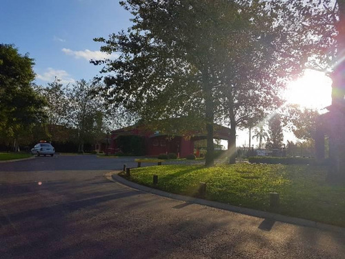 Imagen 15 de 18 de Excelente Lote A La Laguna En Barrio Santa Clara!!