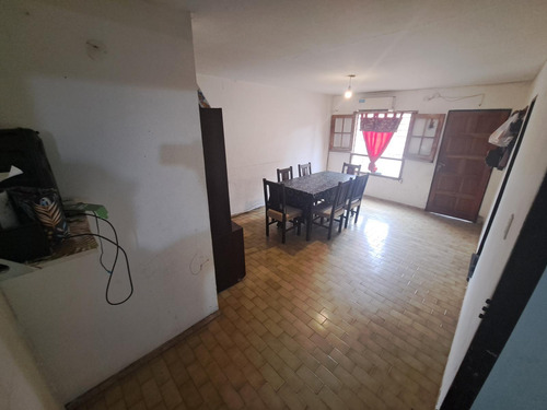 Casa En Venta. Barrio Rosedal. Con Patio.