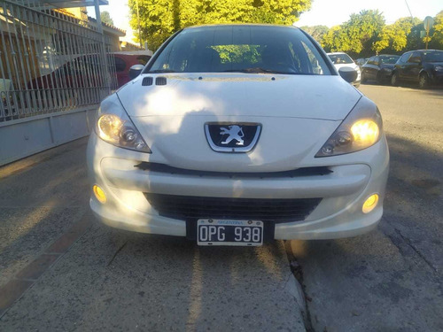 Peugeot 207 2014 1.4 Sedan Allure 75cv