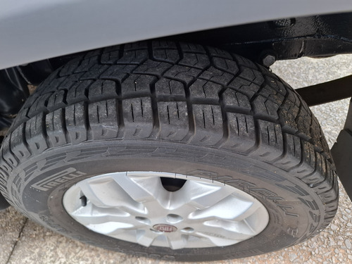 Fiat Strada 1.8 16v Adventure Cab. Dupla Flex 3p