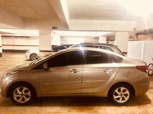 Imagem 4 de 8 de Hyundai Hb20s 2016 1.6 Premium Flex Aut. 4p