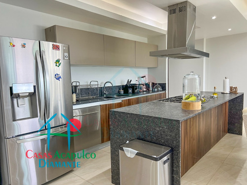 Cad La Isla Emerald I8. Amplio Departamento En Condominio De Playa Con Terraza Y Vista A Las Áreas Comunes