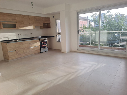 Hermoso Semipiso En Alquiler 2 Ambientes   A Estrenar Con Balcón Super