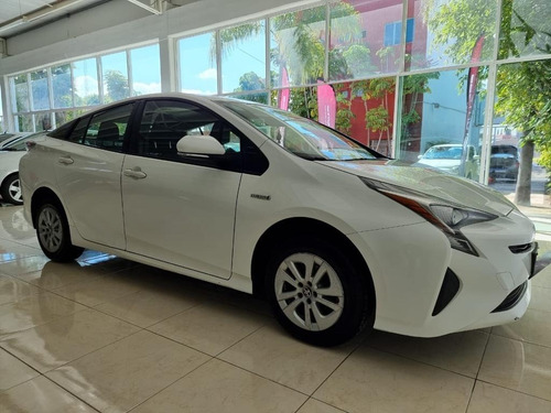 Imagen 6 de 13 de Toyota Prius 2017 Base Hybrid