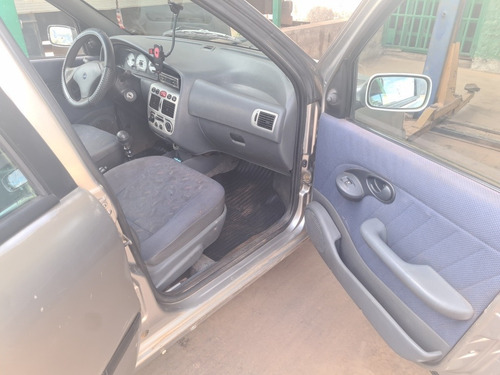 Imagem 2 de 7 de Fiat Palio Weekend 1.3 16v