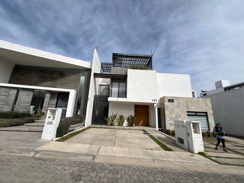 Venta De Muy Bonita Casa En Valle Del Sol 2 En Pachuca, Hgo