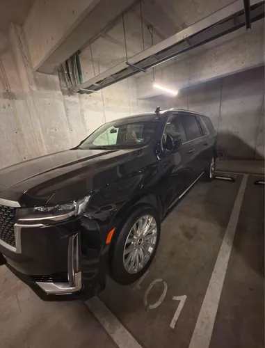 Cadillac Escalade Larga