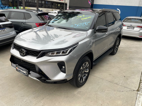 Toyota Hilux SW4 2.8 D-4D TURBO DIAMOND 7L 4X4