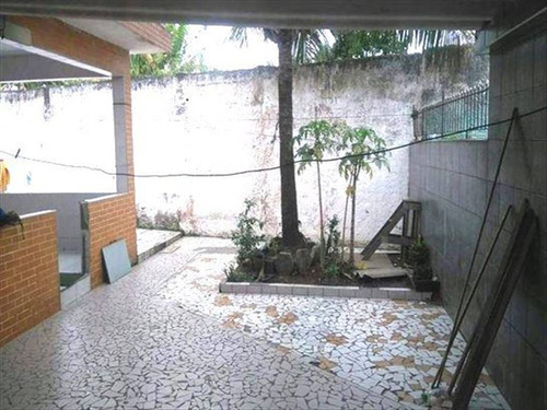 Imagem 12 de 15 de Casa Térrea Com 249m2 03 Dormitórios 04 Vagas De Garagem No Bairro Catiapoã Em São Vicente Num Local Muito Bom Próximo A Praça E A Linha Amarela Vlt E Padarias E Mercado Fiel Barateiro Aceita Contra
