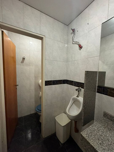 Venta De Local Comercial 5 Ambientes En Nueva Pompeya
